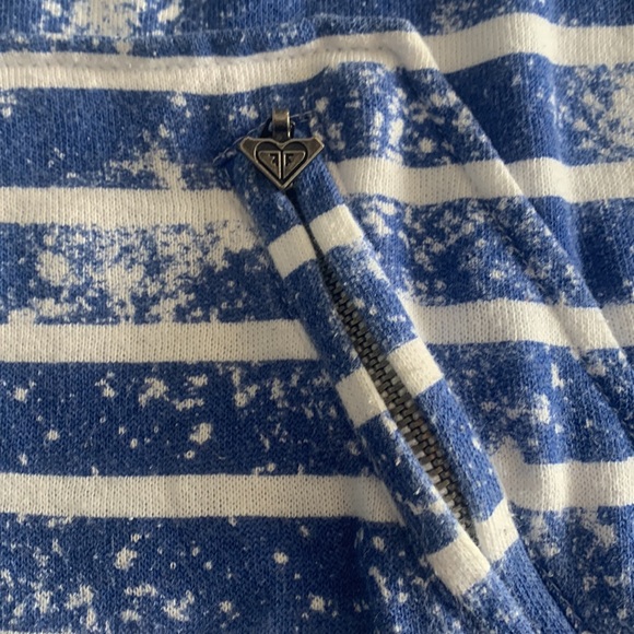 Roxy hooded sweatshirt - Picture 2 of 5